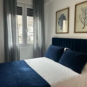 apt-piso-deluxe-con-balcon-cerca-del-casco-viejo.sansebastianhotels.net/